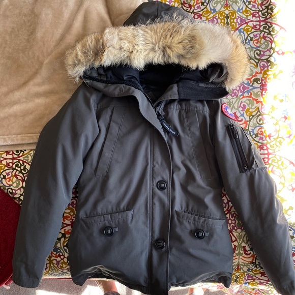 SOLD ❤️ Canada Goose Montebello Parka - Picture 1 of 10